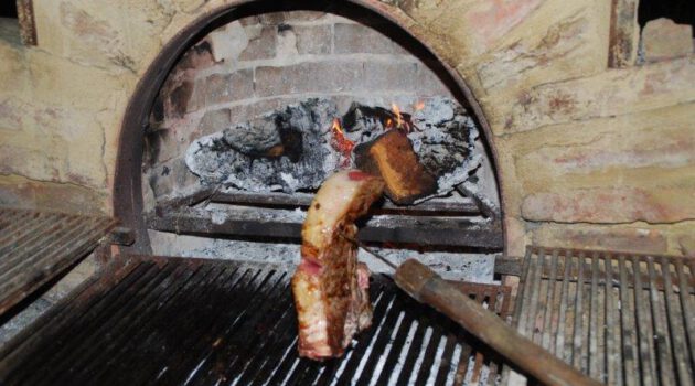 Bistecca fiorentina . das berühmte toskanische T-Bone-Steak 