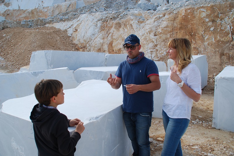 Carrara, weiße Marmorblöcke