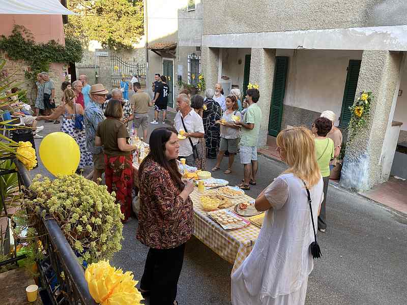 Dörfliches Buffet in Sant'Ermo Toskana