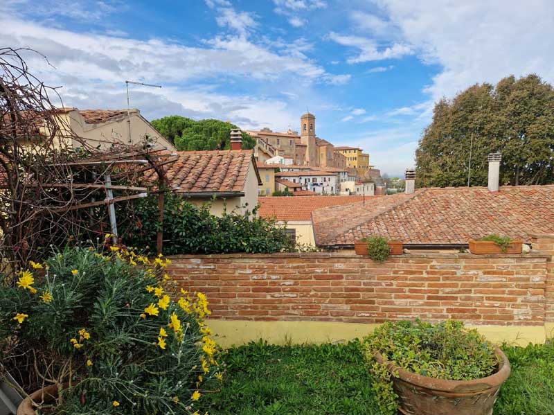 Blick auf das Castello in Lari