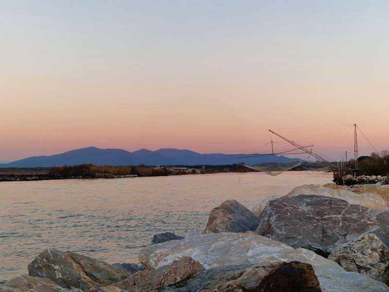 bilance Fischerhütten, Arnomündung in Marina di Pisa