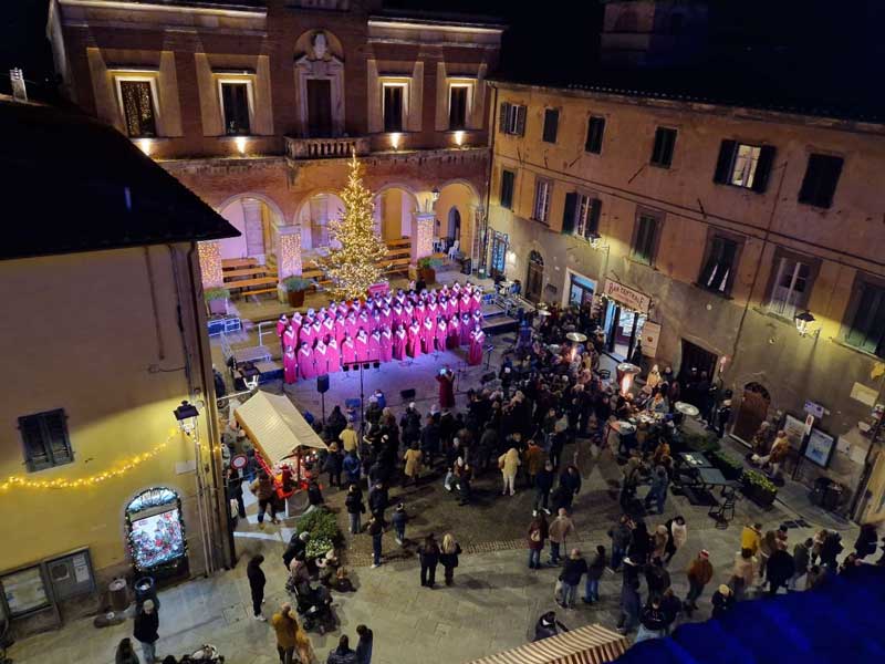 Scopri Lari aspettando il Natale mit Gospelchorkonzert